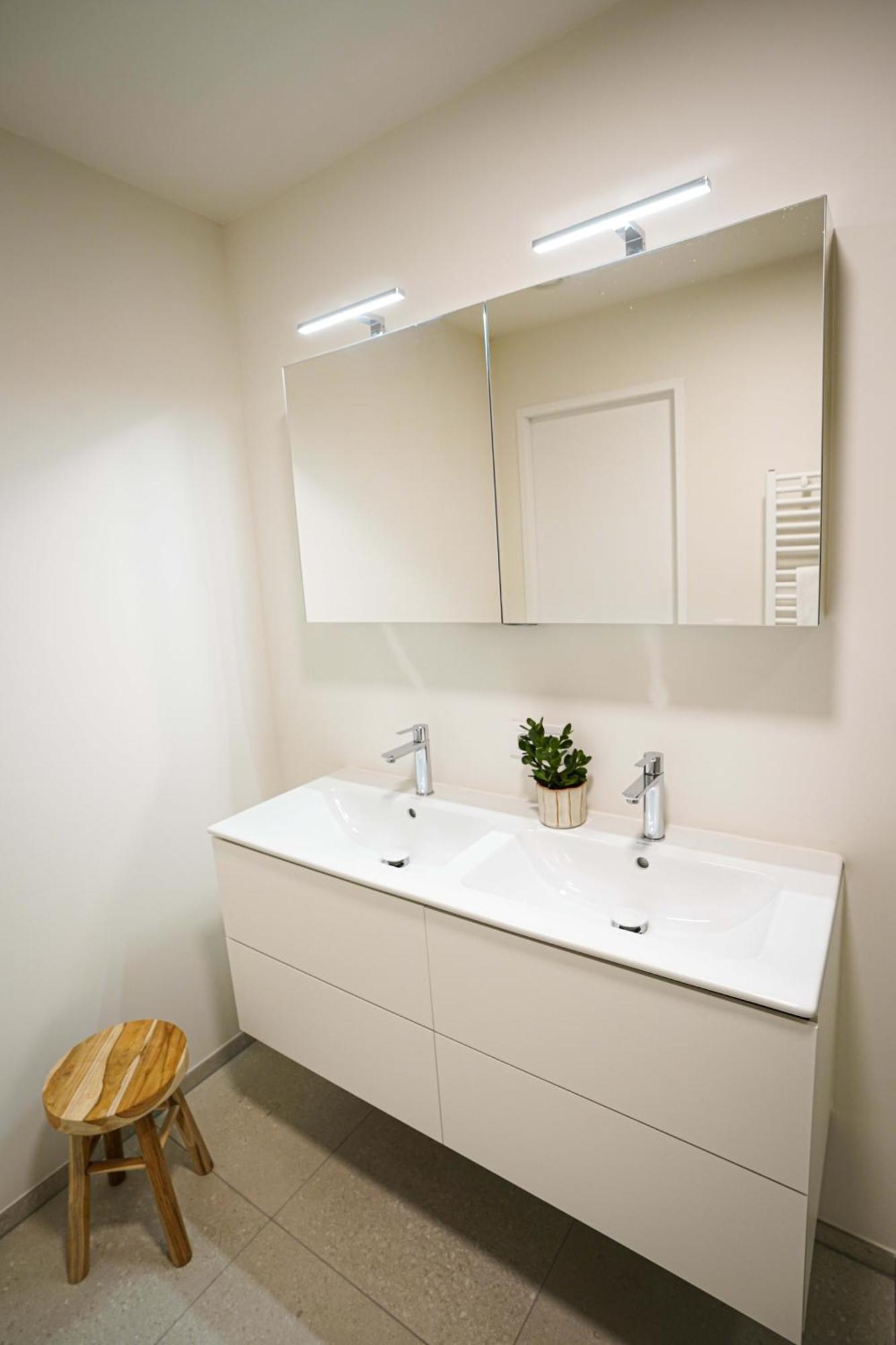 Huswell - Beautiful Apartment With Communal Pool And Gym Oostende Ngoại thất bức ảnh