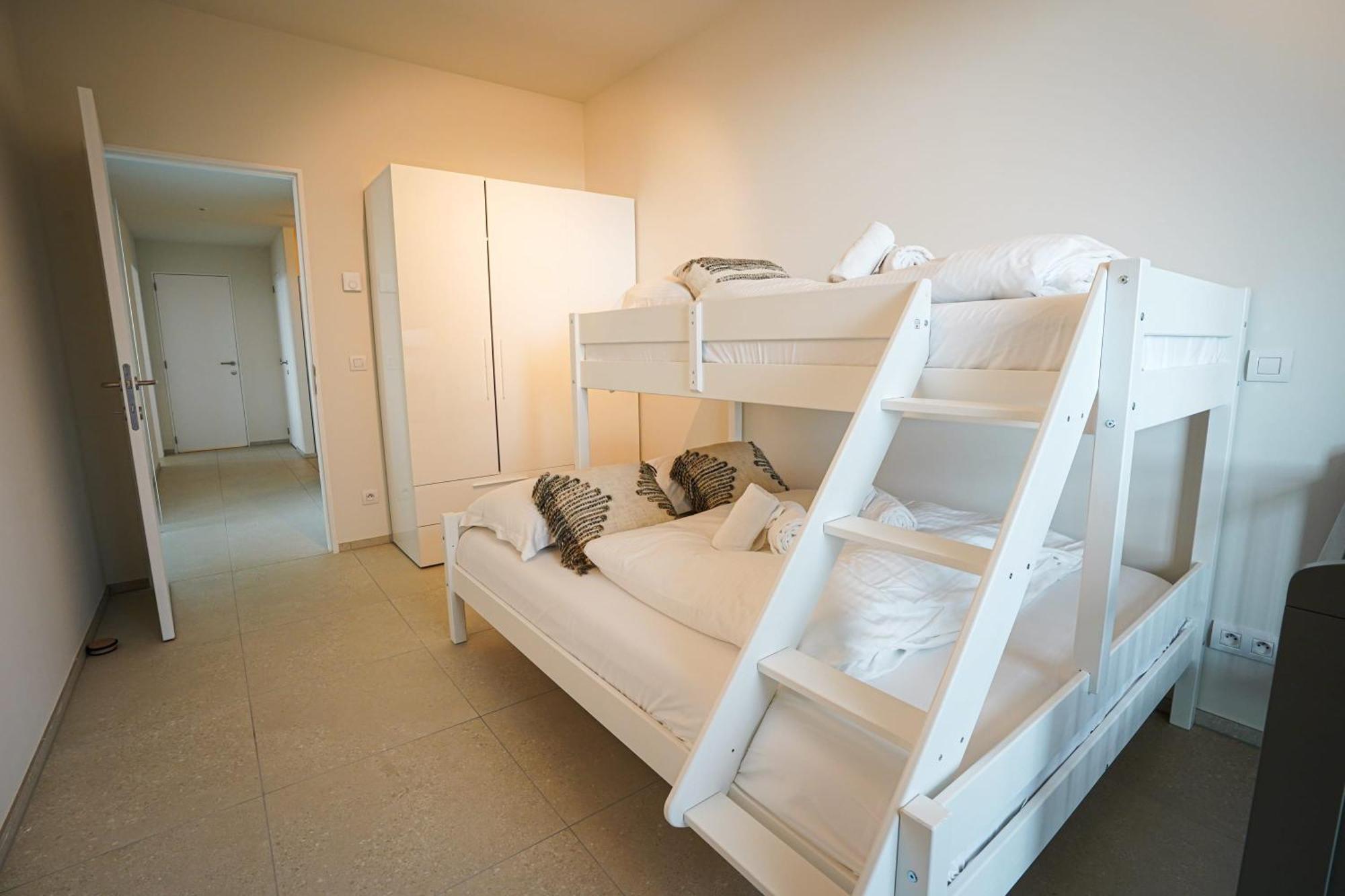 Huswell - Beautiful Apartment With Communal Pool And Gym Oostende Ngoại thất bức ảnh