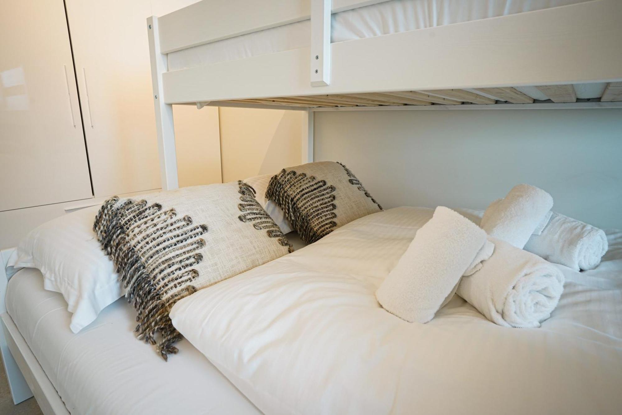 Huswell - Beautiful Apartment With Communal Pool And Gym Oostende Ngoại thất bức ảnh