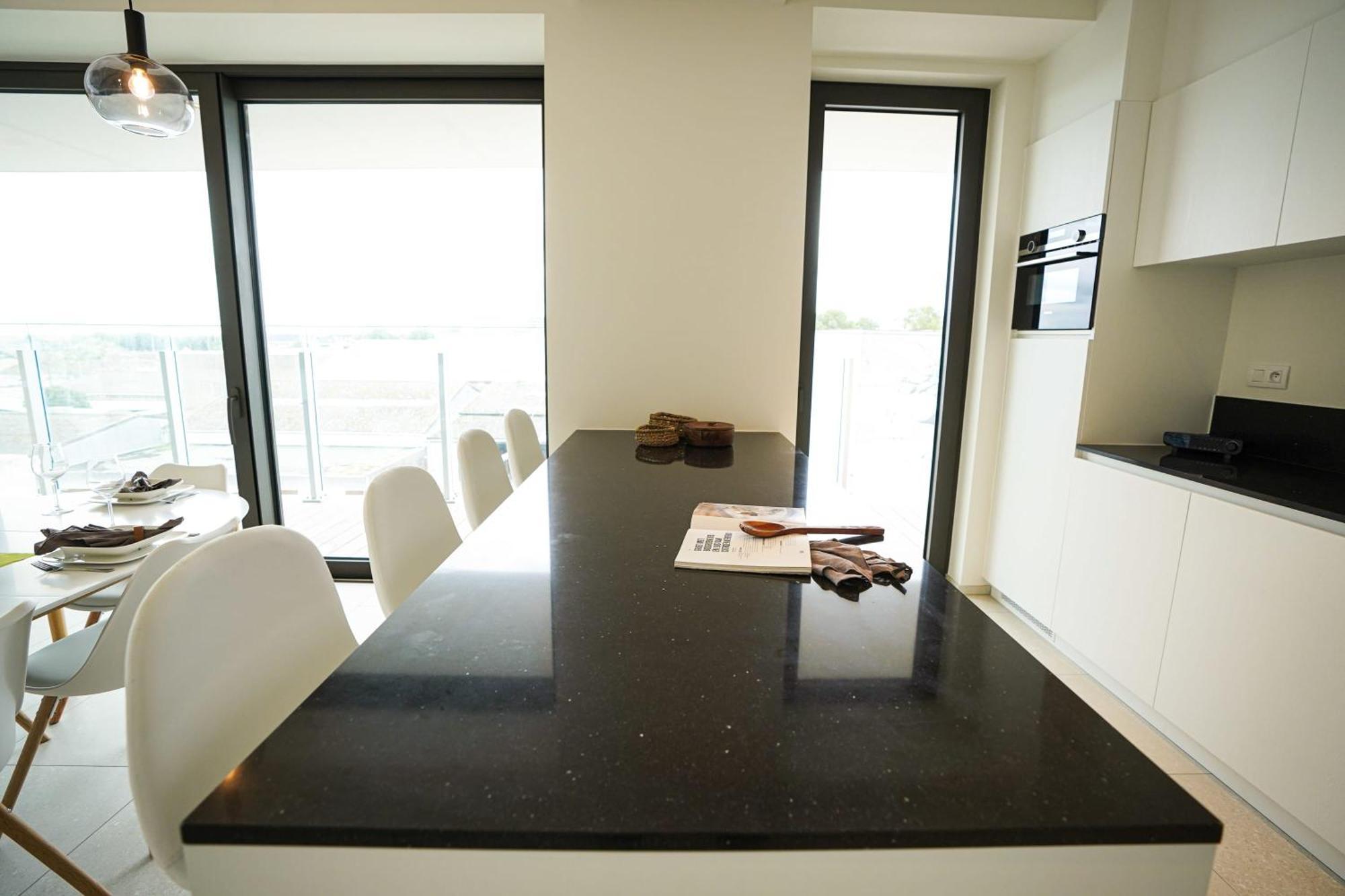 Huswell - Beautiful Apartment With Communal Pool And Gym Oostende Ngoại thất bức ảnh