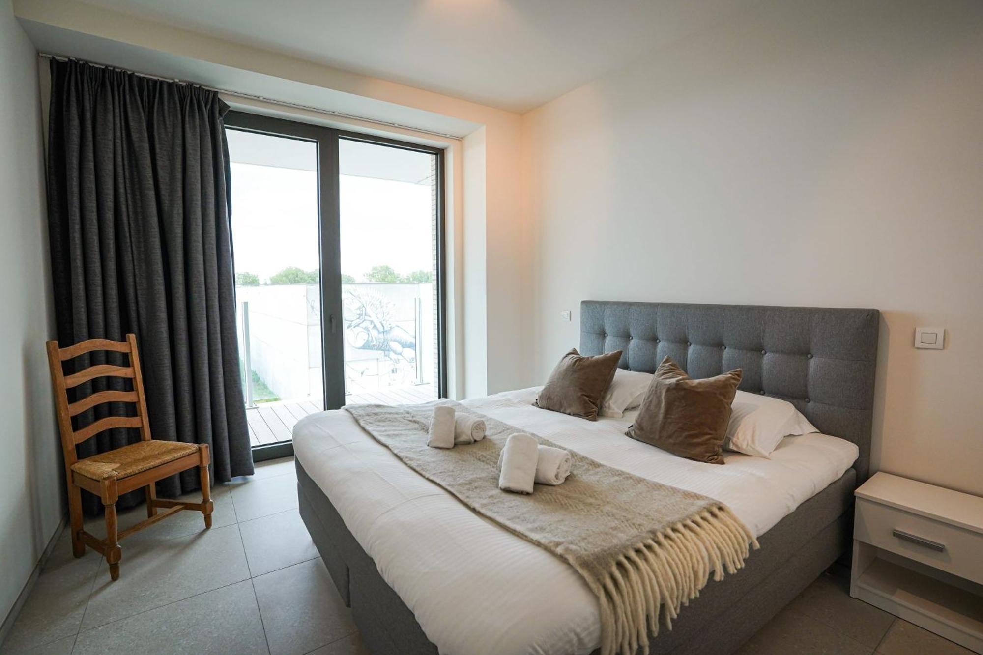 Huswell - Beautiful Apartment With Communal Pool And Gym Oostende Ngoại thất bức ảnh