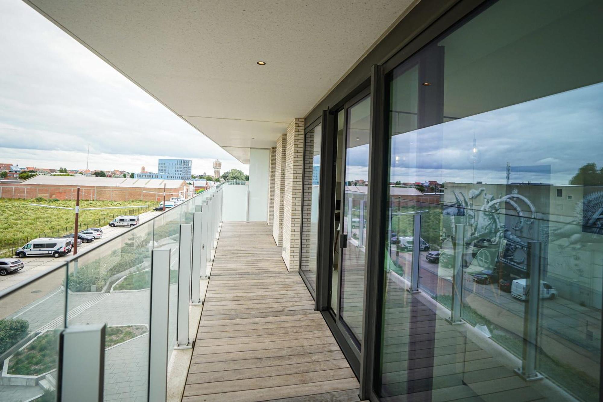 Huswell - Beautiful Apartment With Communal Pool And Gym Oostende Ngoại thất bức ảnh