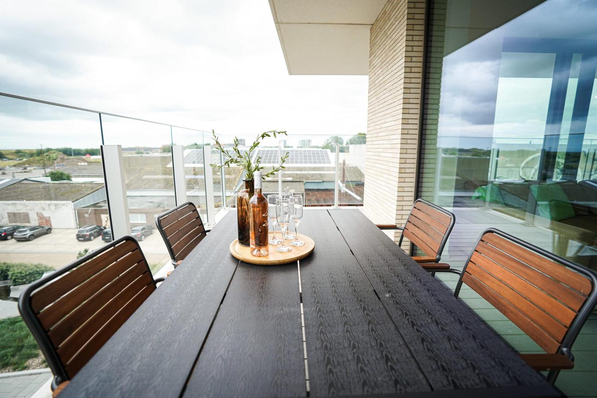 Huswell - Beautiful Apartment With Communal Pool And Gym Oostende Ngoại thất bức ảnh